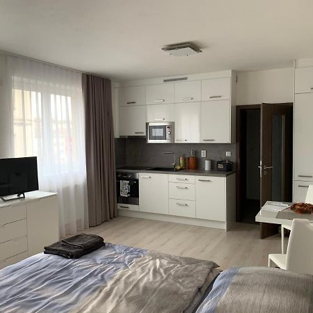 Modern Apartment In The City Center Plzen Ngoại thất bức ảnh