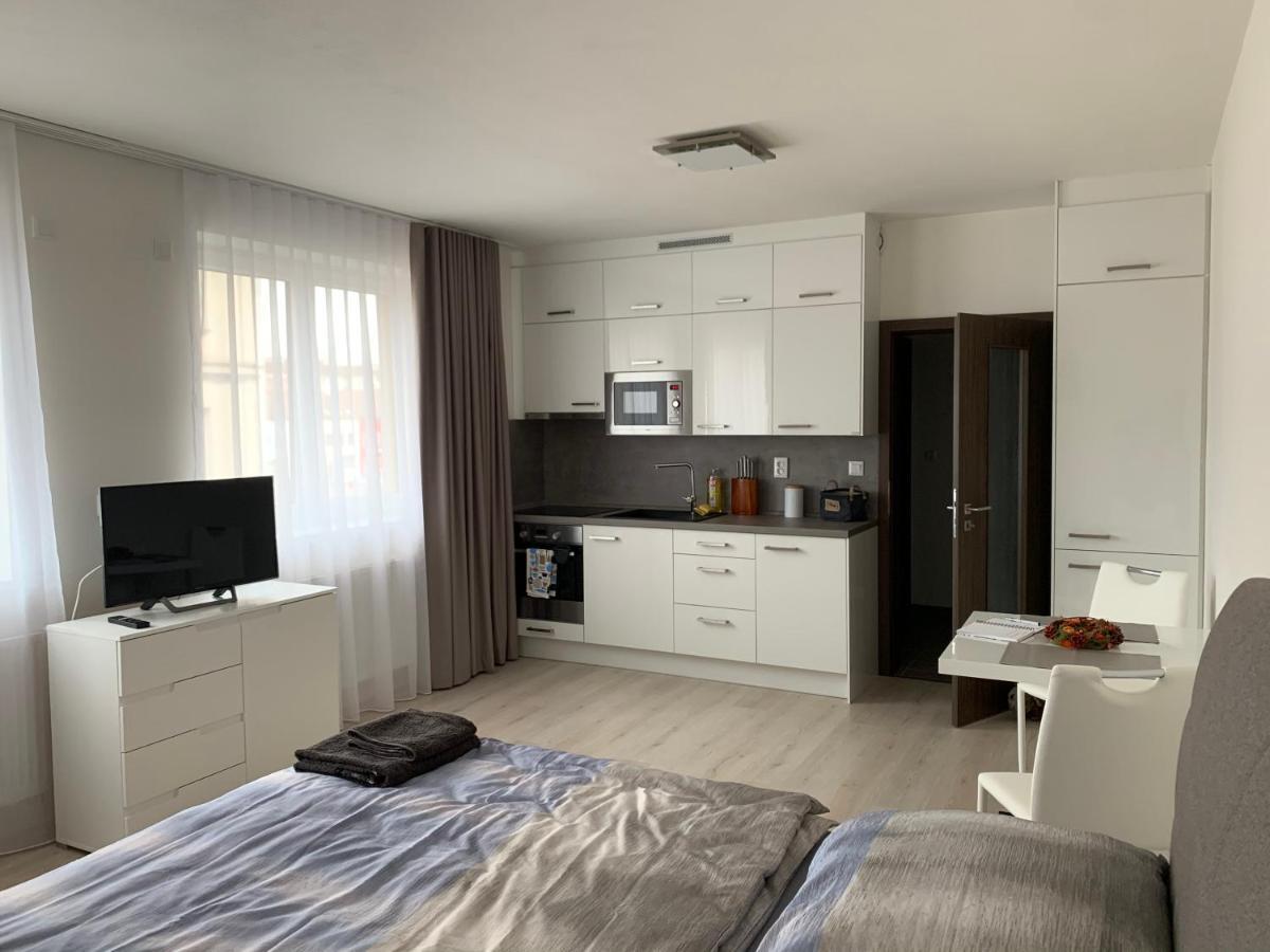 Modern Apartment In The City Center Plzen Ngoại thất bức ảnh